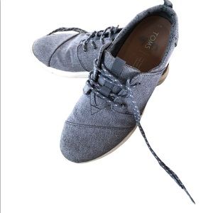 Toms woman’s gray flat